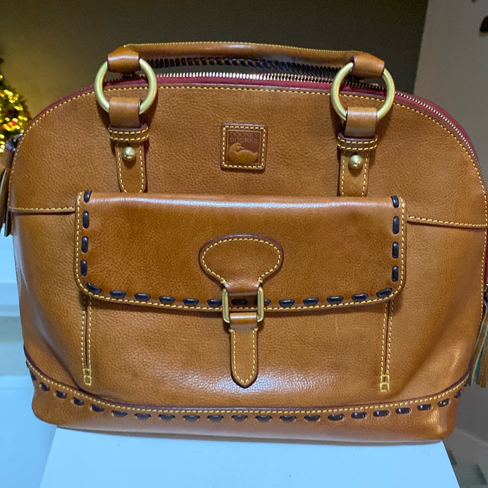 Dooney and Bourke handbag - Picture 1 of 7
